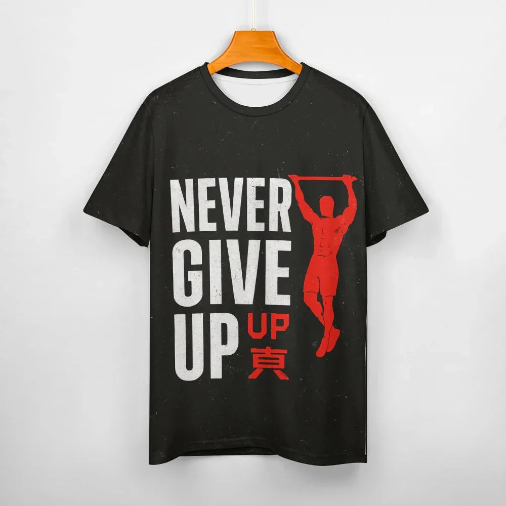 NEVER GIVE UP — Мъжка Мотивационна Спортна Тениска (Iron Spirit Black)