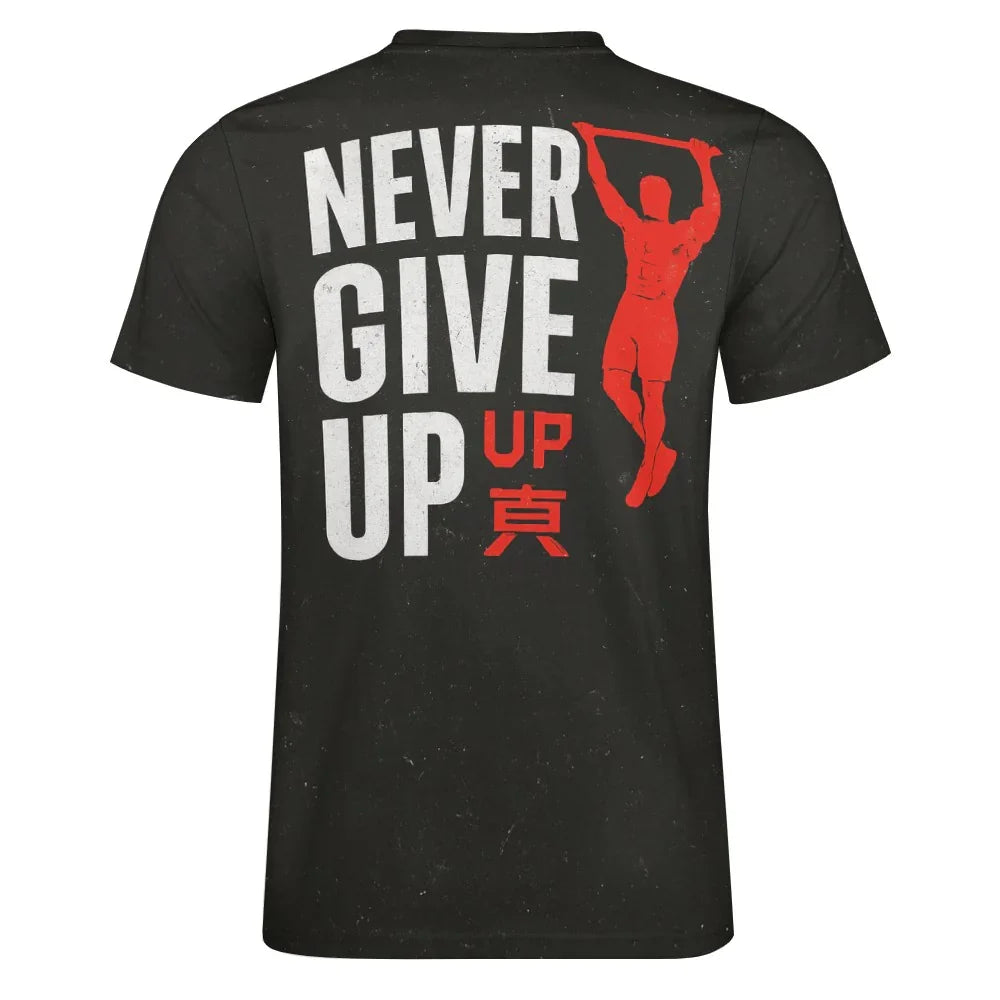 NEVER GIVE UP — Мъжка Мотивационна Спортна Тениска (Iron Spirit Black)