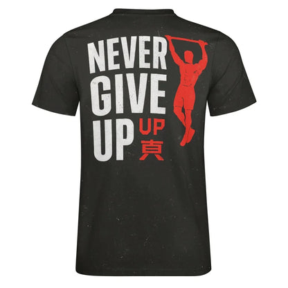 NEVER GIVE UP — Мъжка Мотивационна Спортна Тениска (Iron Spirit Black)