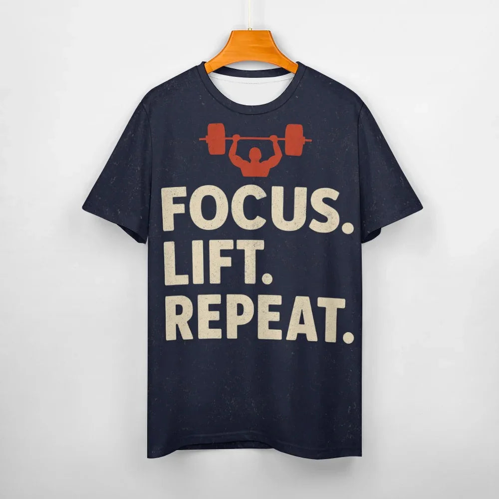 FOCUS. LIFT. REPEAT. – Мъжка Мотивационна Тениска (Iron Navy)